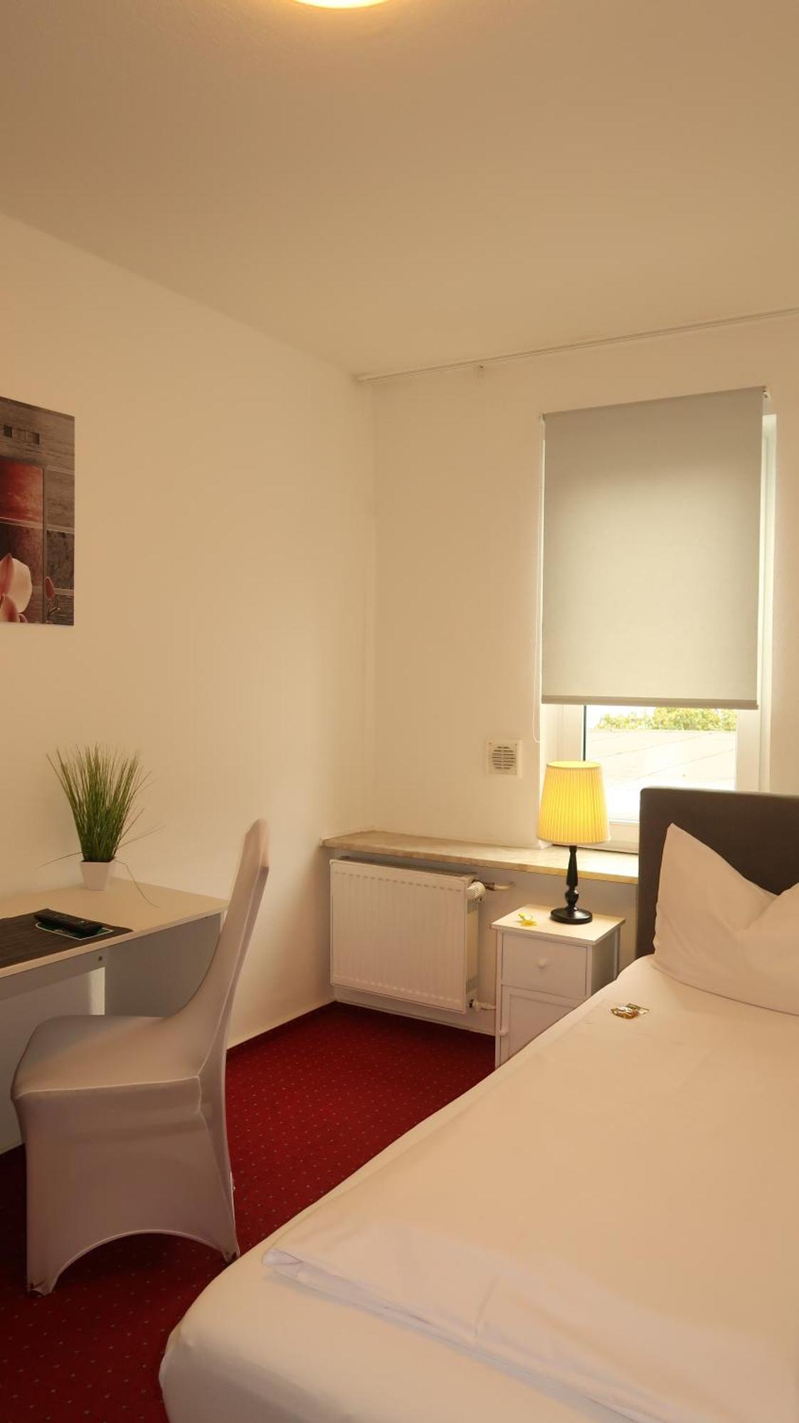 Hotel Zur Kripp Кобленц Экстерьер фото